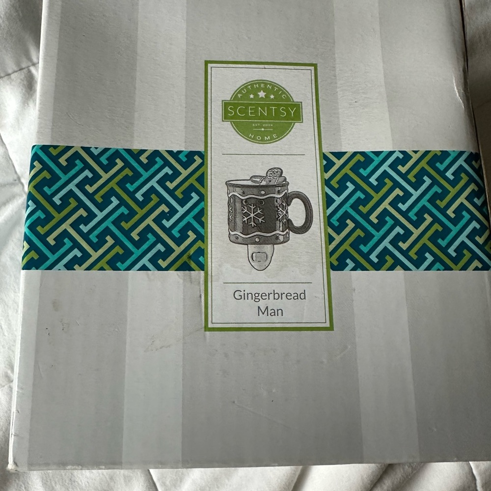 Never opened Scentsy Gingerbread Man night light